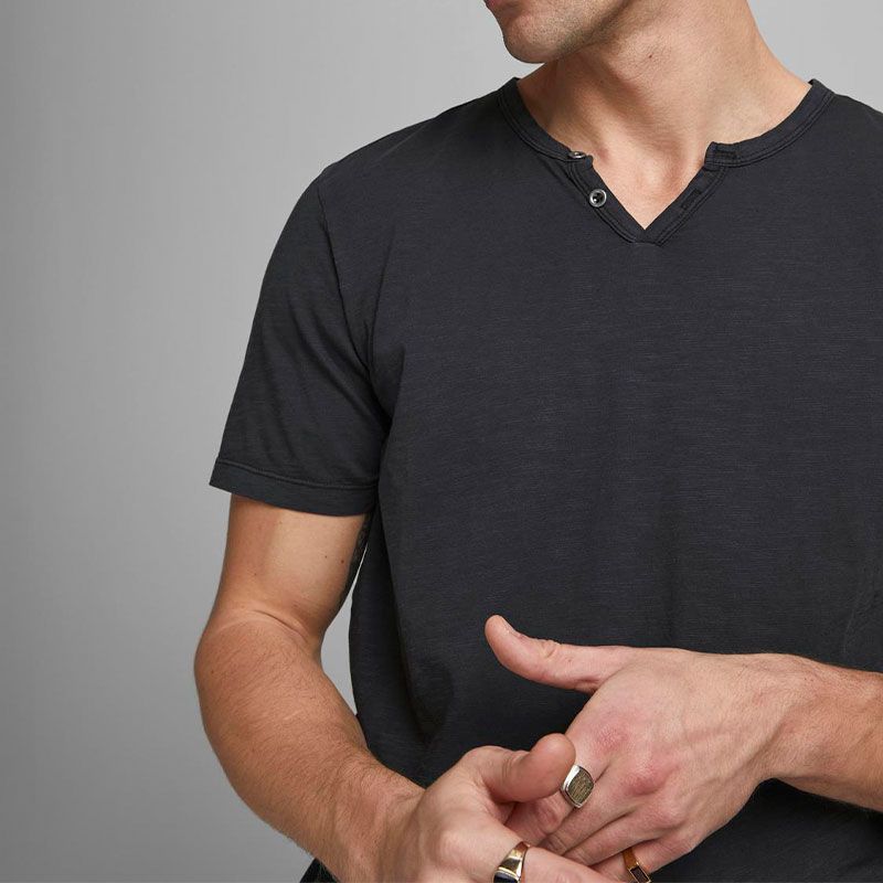 Tee shirt jwhben split neck noir 12222324 4080 Homme JACK & JONES Tee shirt jwhben split neck noir 12222324 4080 Homme JACK & JONES