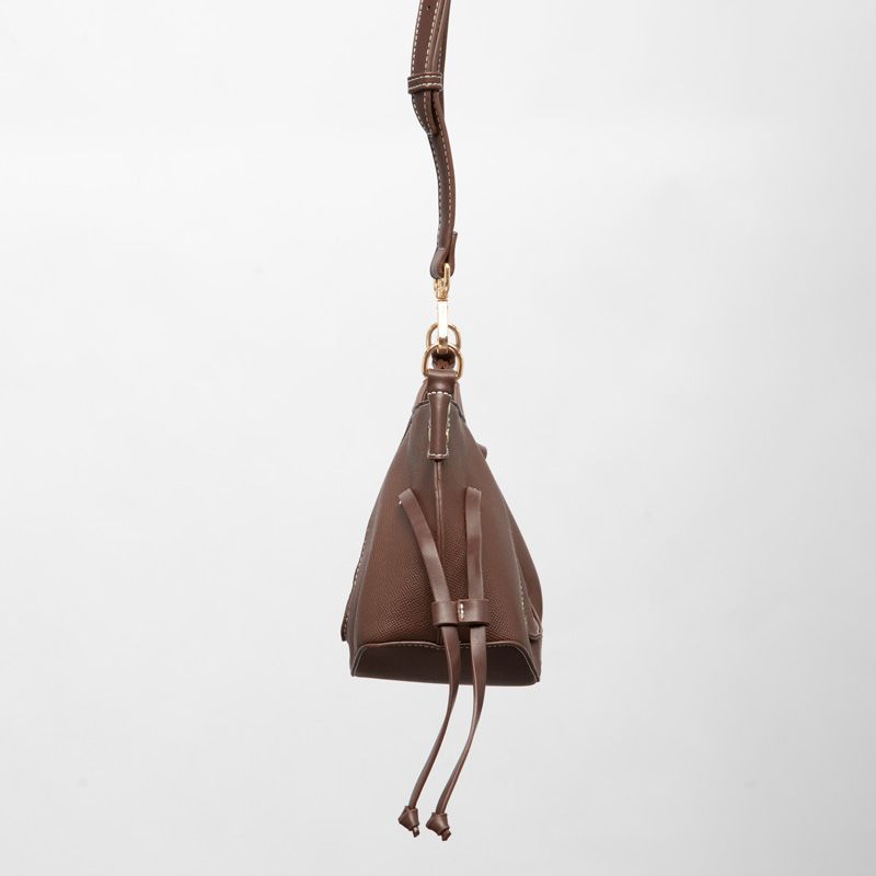 SAC CAFE THU GR-A25015 281117 CM