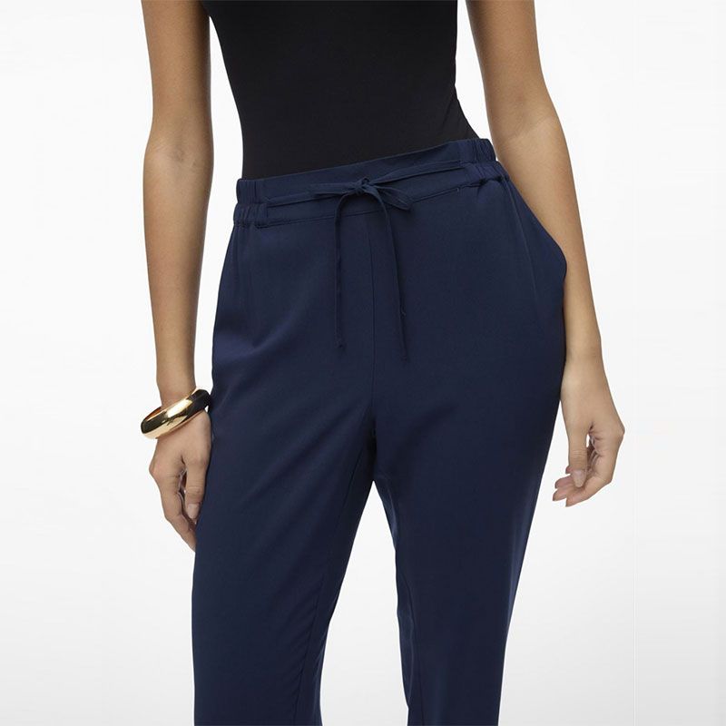 Pantalon noir droit avec cordon de serrage Femme VERO MODA