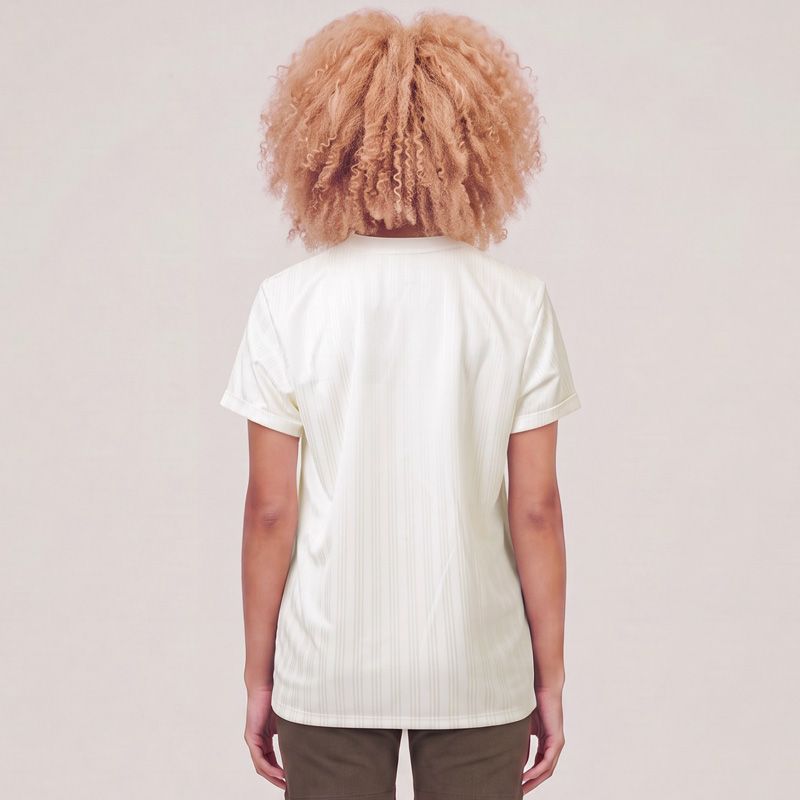 Tee shirt blanc casse graphic bf tee jc7700 Femme ADIDAS